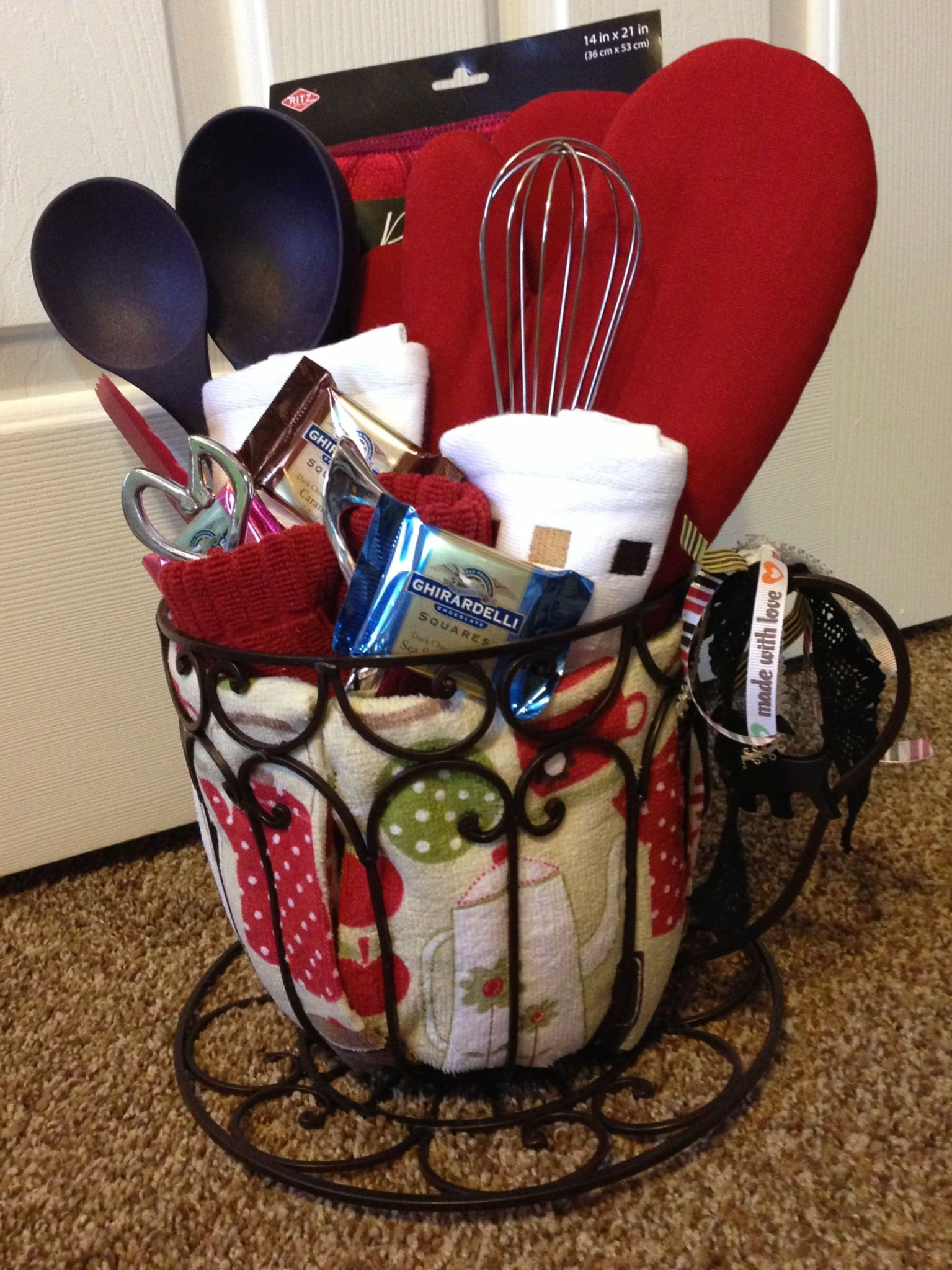 Homemade Housewarming Gift Basket Ideas
 House warming t