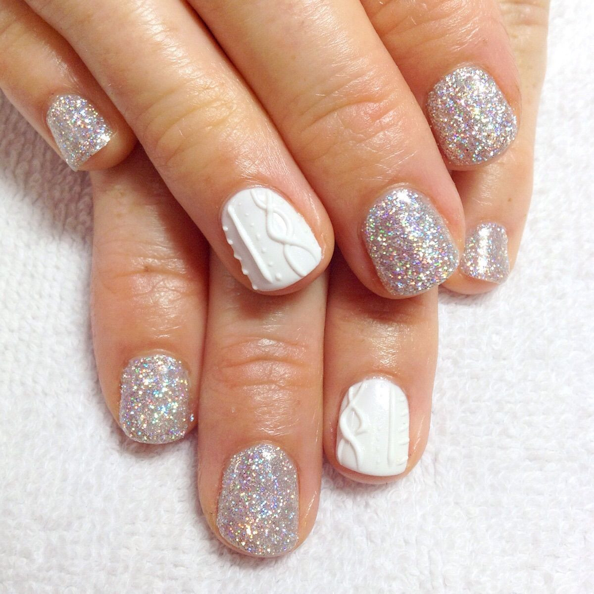 How To Do Glitter Nails
 Glitter and cabled sweater nail art