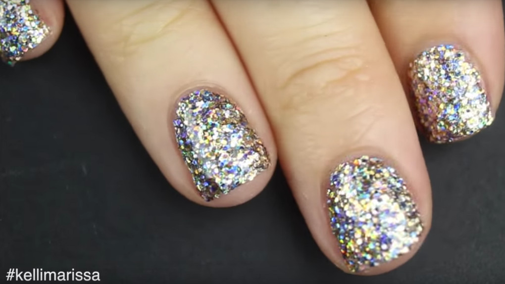 How To Glitter Nails
 This Glitter Nail Polish Hack Will Give You Solidly