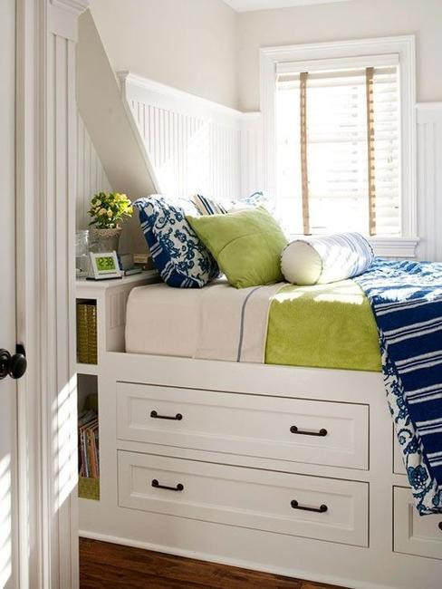 Ideas For A Small Bedroom
 22 Small Bedroom Designs Home Staging Tips to Maximize