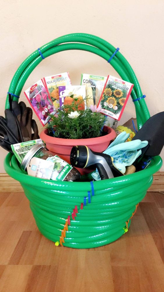 Ideas For Gift Baskets To Auction
 Awesome Gift Baskets to Make Crafts a la mode