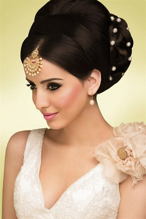 Indian Wedding Hairstyles For Short Hair
 Hairstyles For Indian Wedding – 20 Showy Bridal Hairstyles