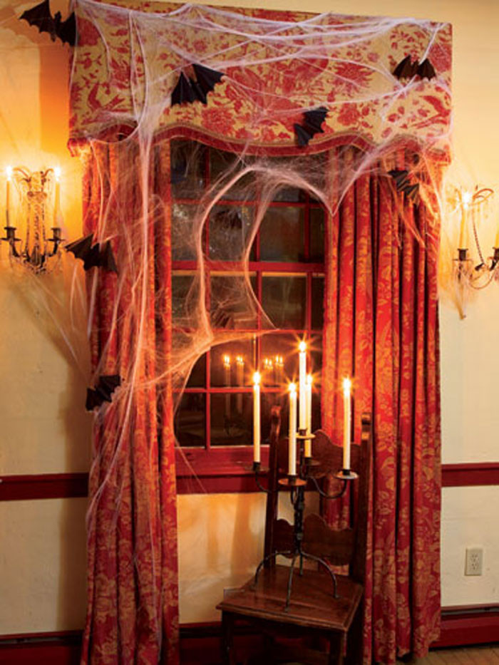 Indoor Halloween Lights
 Halloween Window Decorations Ideas to Spook up Your Neighbors