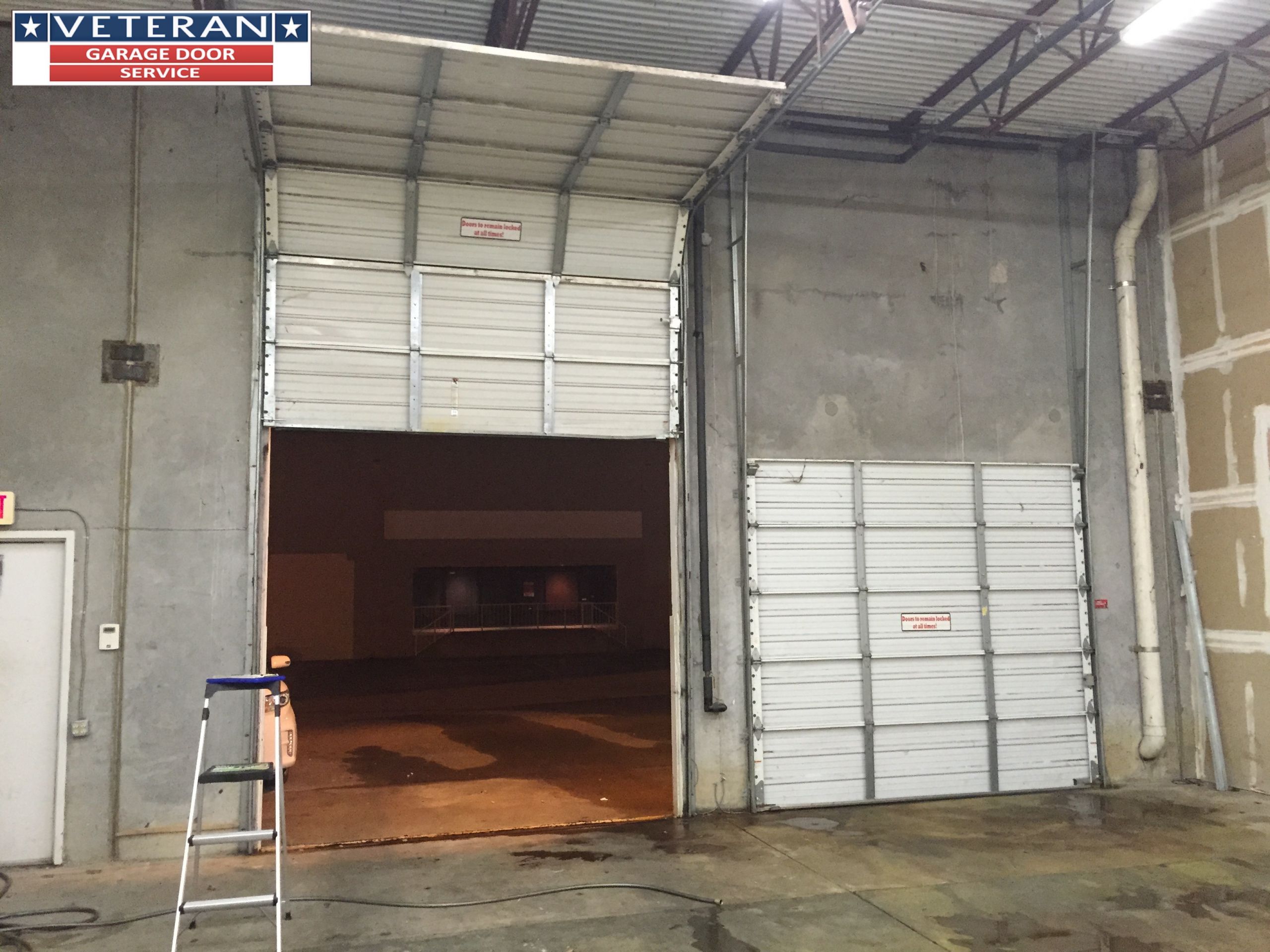 Industrial Garage Doors
 Is there a low headroom mercial garage door
