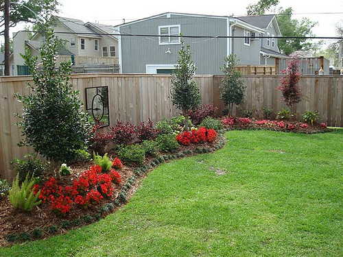 Inexpensive Backyard Landscaping Ideas
 Landscaping A Bud – 10 Ideas To Beautify Your