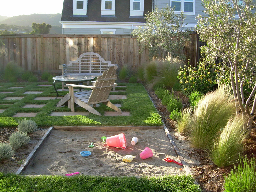 Inexpensive Backyard Landscaping Ideas
 Gorgeous sandboxes in Landscape Traditional with