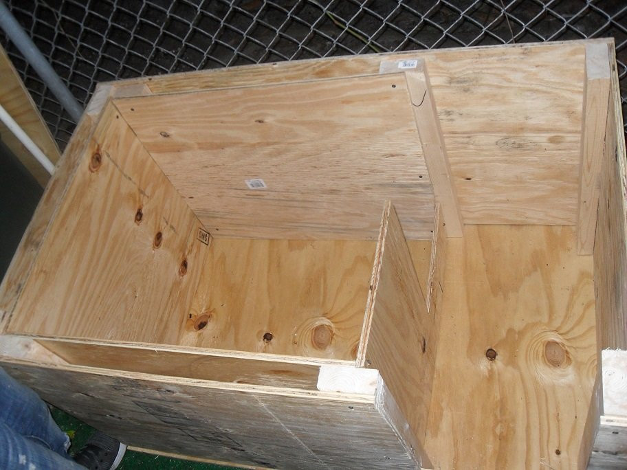 Insulated Dog House DIY
 Training wood project Guide Build a cheap dog house