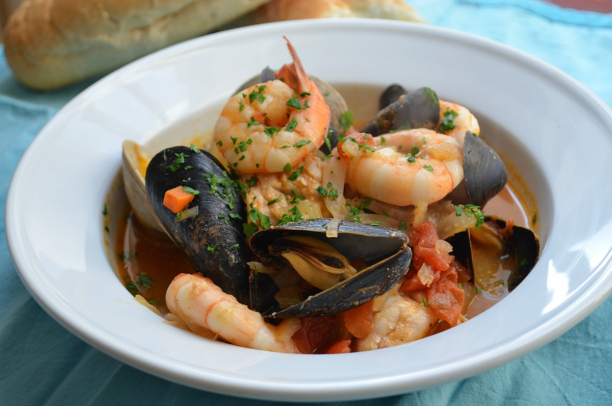 Italian Seafood Recipes
 Simple Cioppino Recipe Classic Italian Seafood Stew from