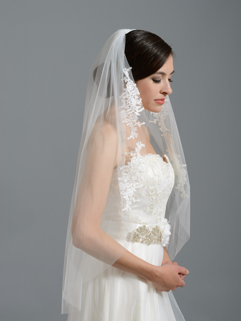 Ivory Wedding Veil
 Ivory elbow wedding veil V051 alencon lace