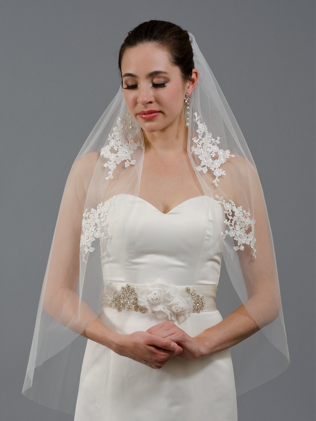 Ivory Wedding Veil
 Ivory elbow wedding veil V046 venice lace