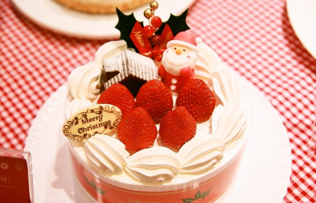 Japan Christmas Cake Recipe
 10 Japanese Christmas Cakes—By Price