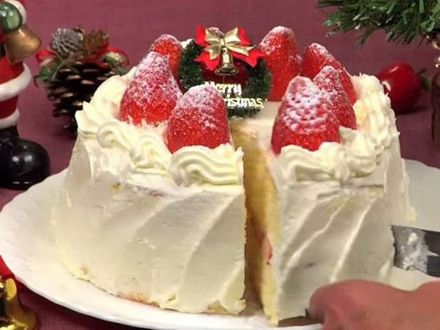 Japan Christmas Cake Recipe
 Japan s Butter Scarcity Causes Traditional Christmas Treat