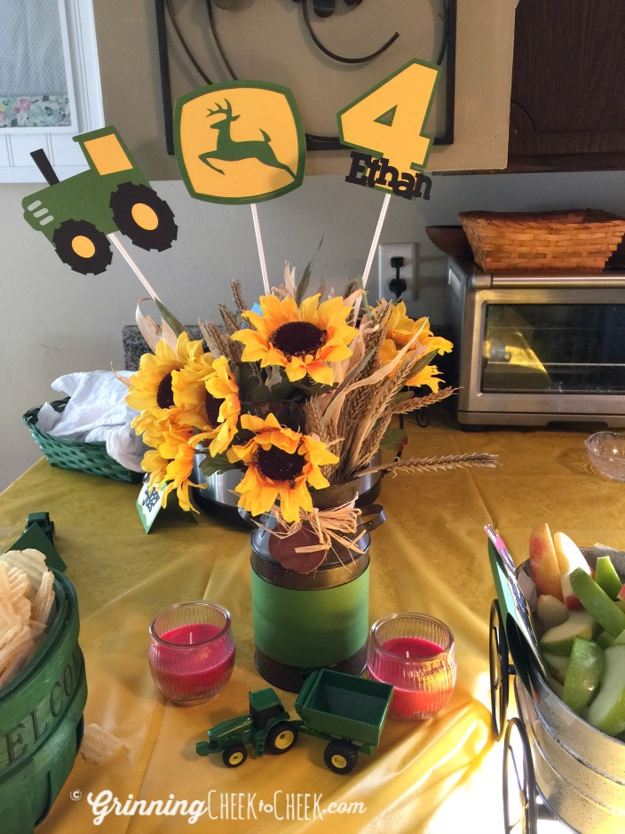 John Deere Birthday Party Supplies
 John Deere Tractor Themed Birthday Party Ideas