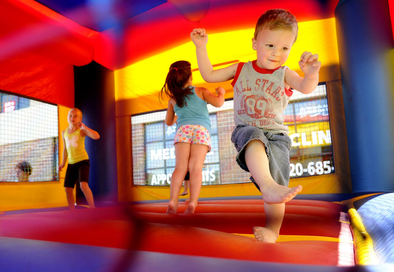 Jump Kids Party
 Inflatable Bounce House Safety Tips