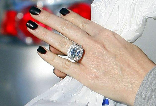 Khloe Kardashian Wedding Ring
 Khloe Kardashian s impressive diamond from husband Lamar