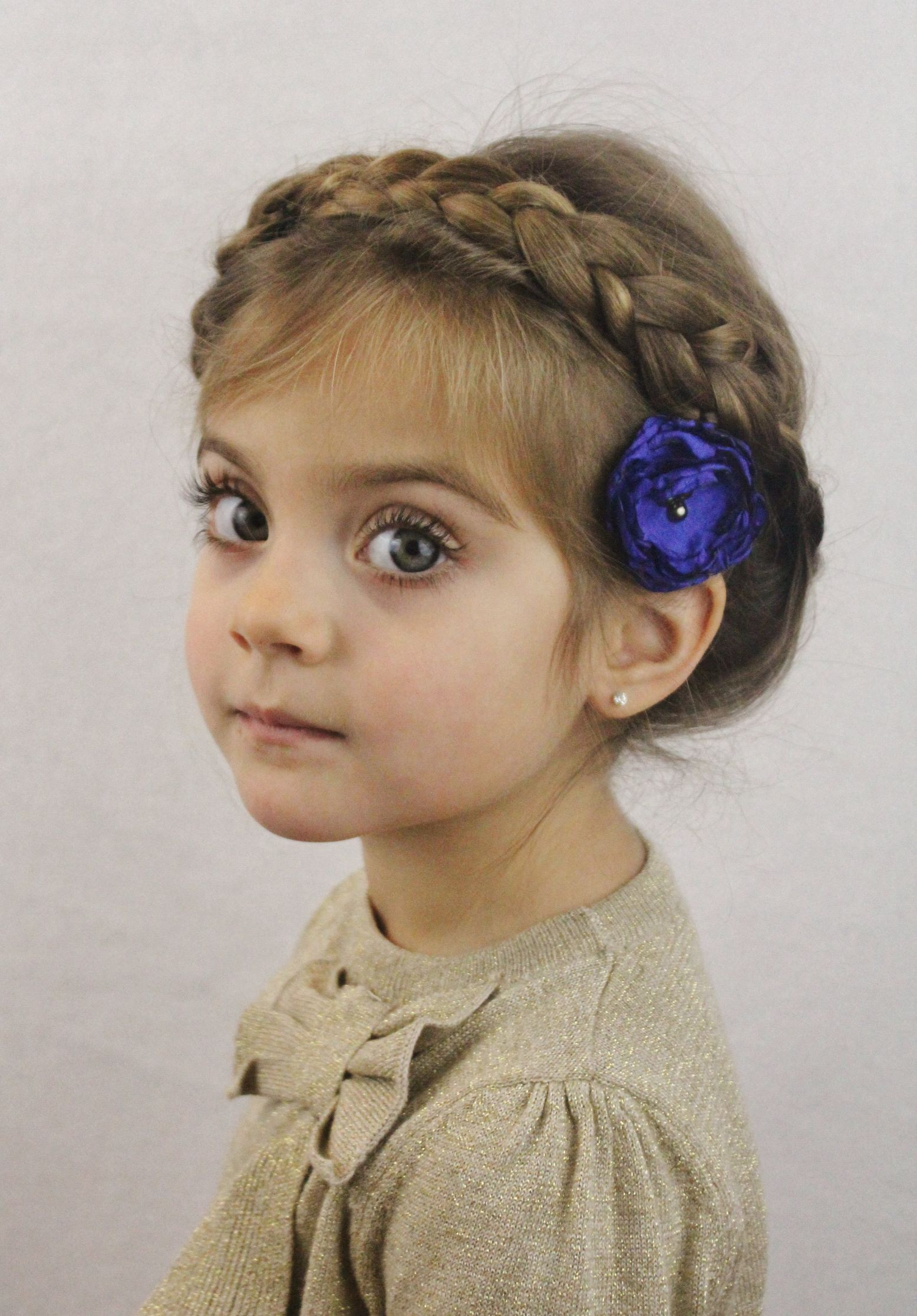 Kid Girls Hairstyle
 Cute Christmas Party Hairstyles for Kids
