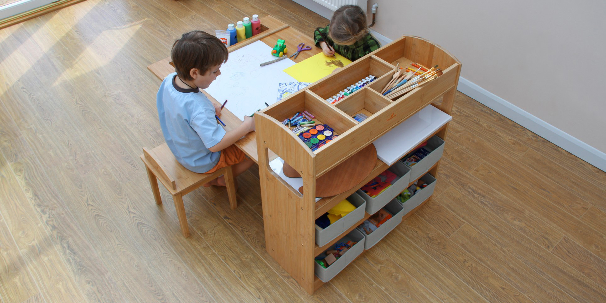 Kids Craft Table
 Children s Arts and Crafts Table and Chairs