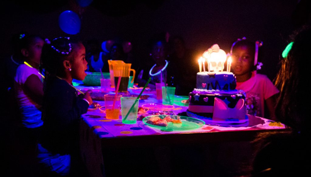 Kids Glow Party
 Glow Birthday Parties