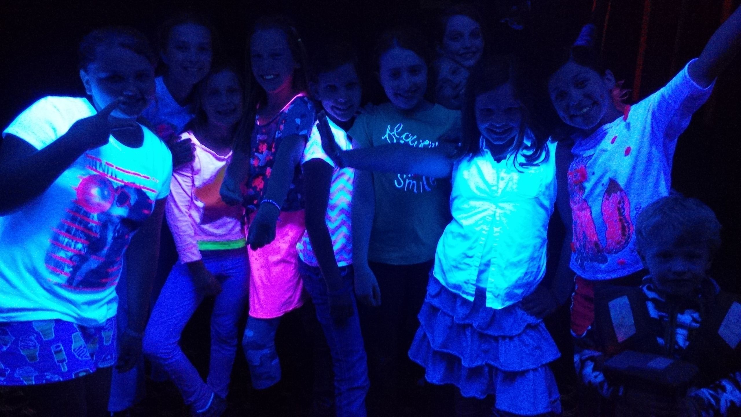 Kids Glow Party
 Free Glow in the Dark Dance Party for Kids DF Dance