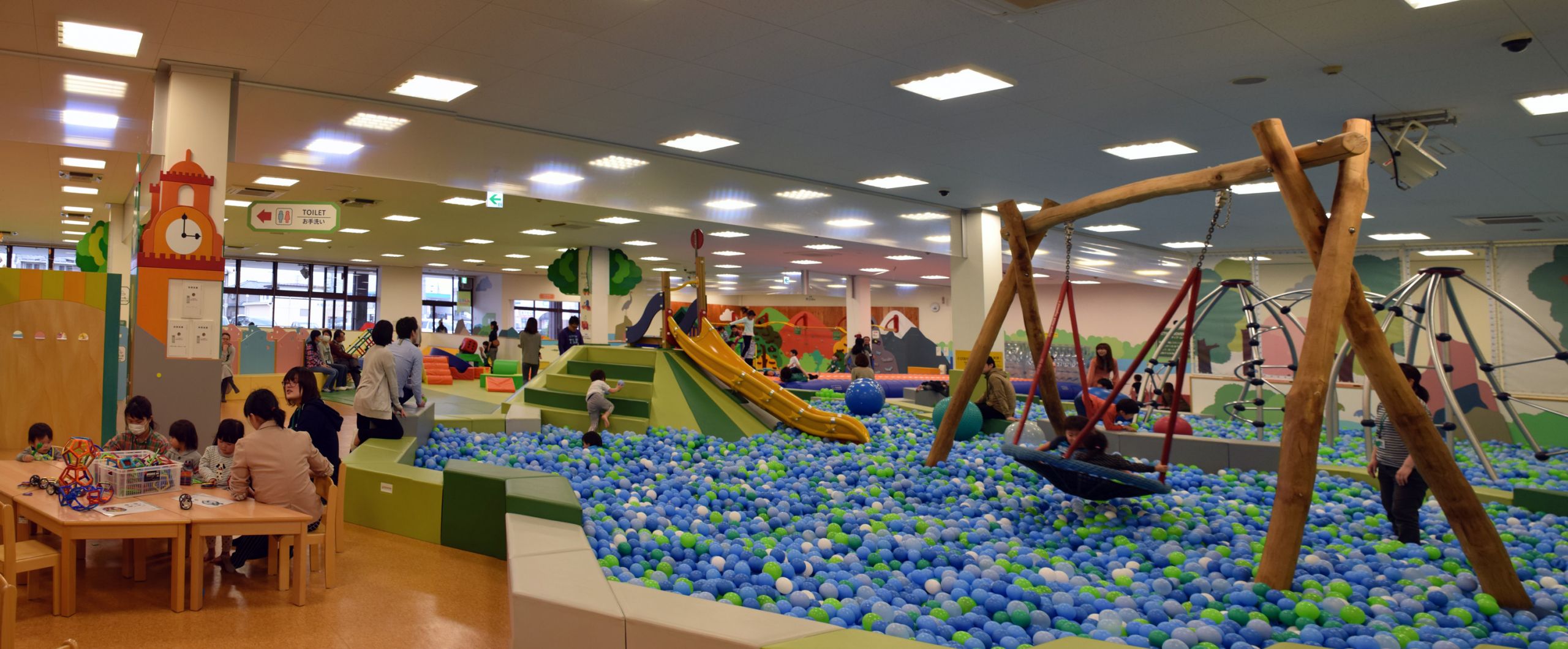 Kids Indoor Playground
 Fukushima Parents Find Relief From Radiation At Indoor