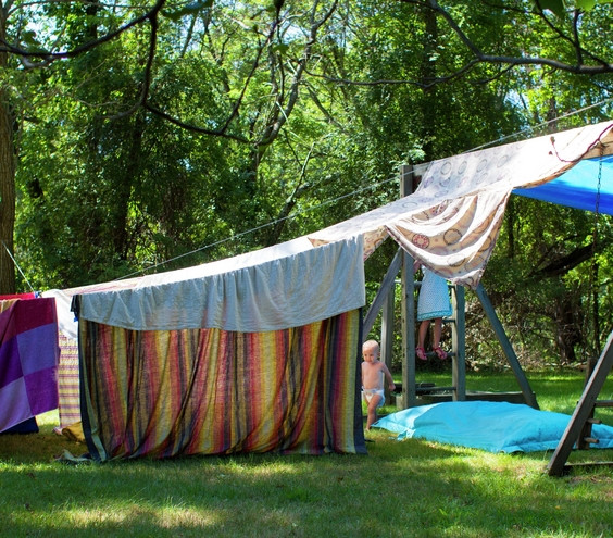 Kids Outdoor Fort
 25 DIY Forts to Build With Your Kids This Summer tipsaholic