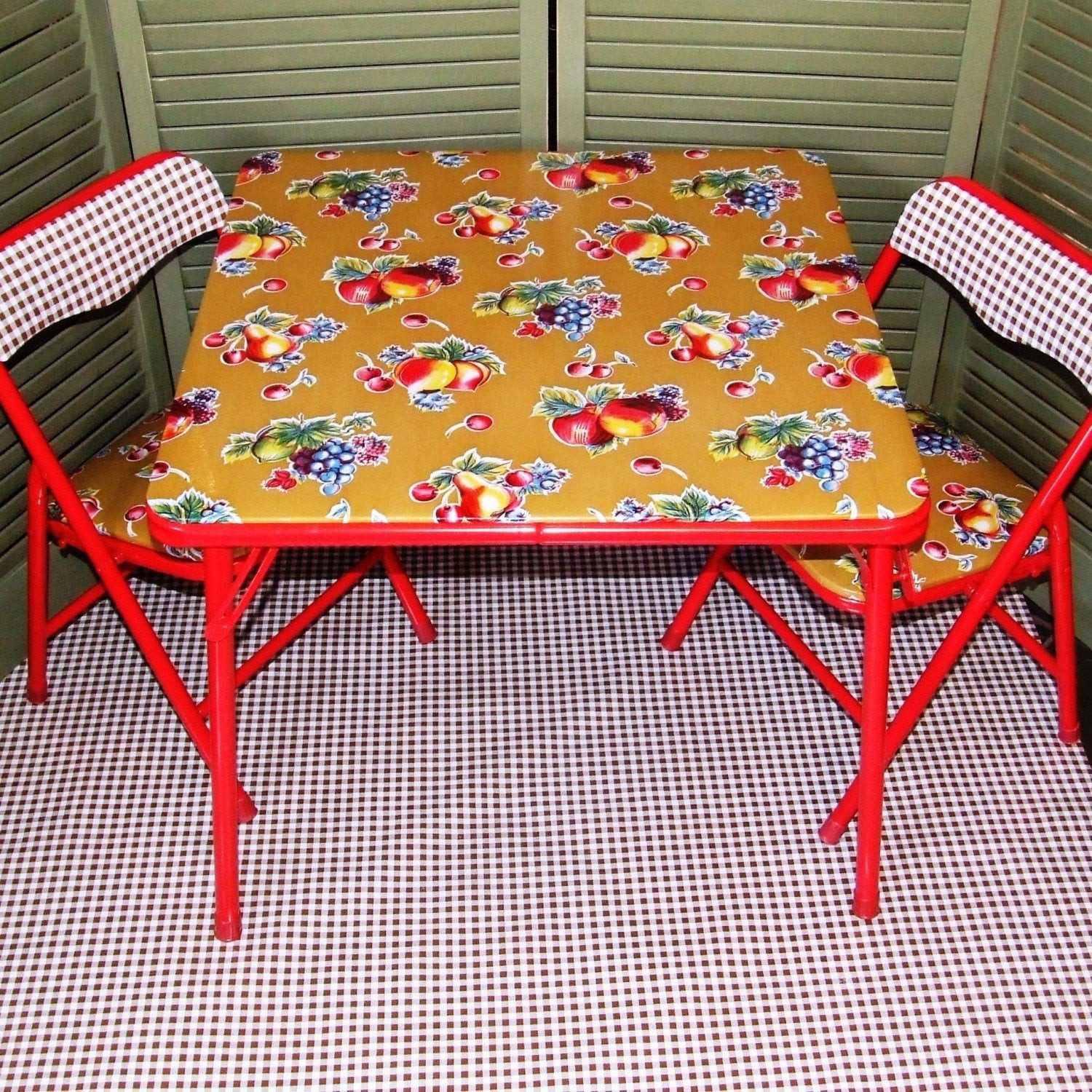 Kids Table And Chairs Clearance
 CLEARANCE Chalkydoodles Childrens TABLE and CHAIR Set Table