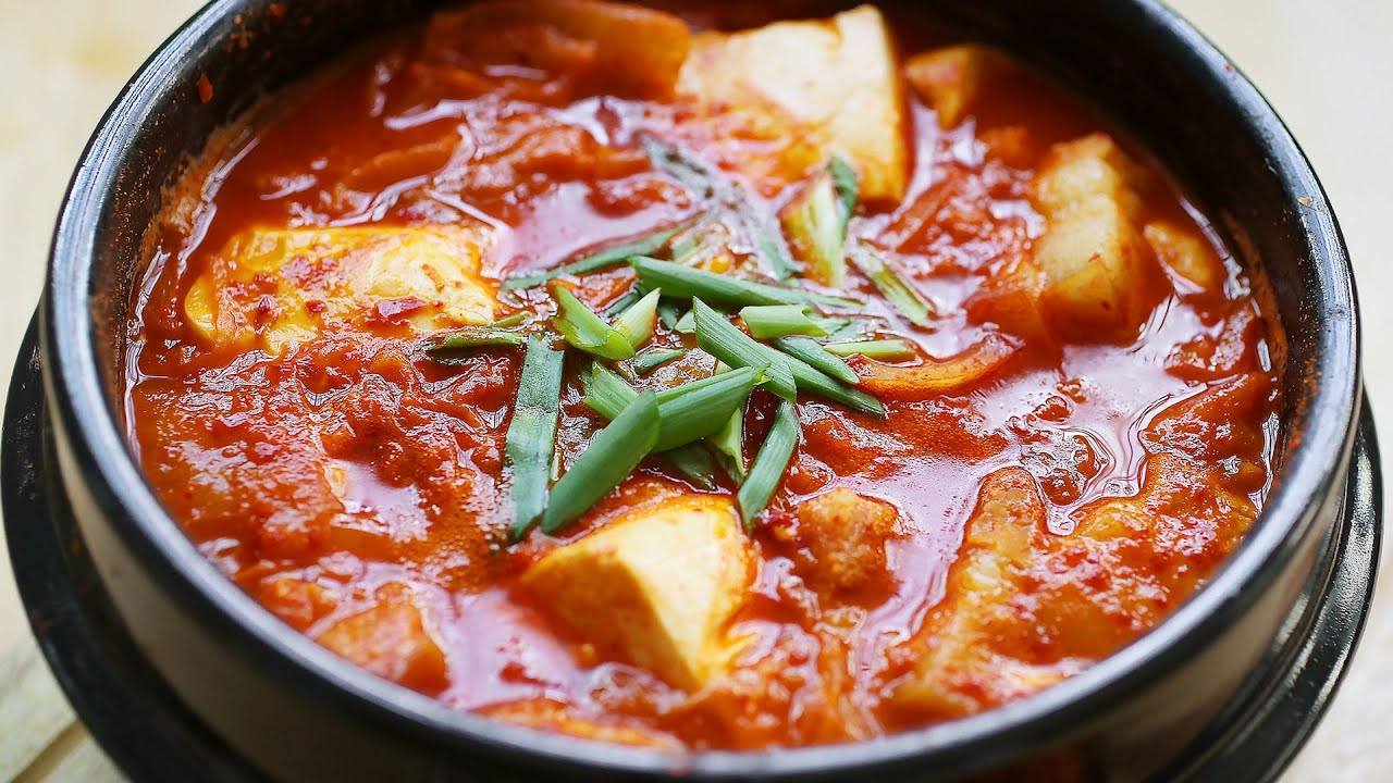 Kimchi Tofu Stew
 Kimchi Tofu Soup 泡菜豆腐汤