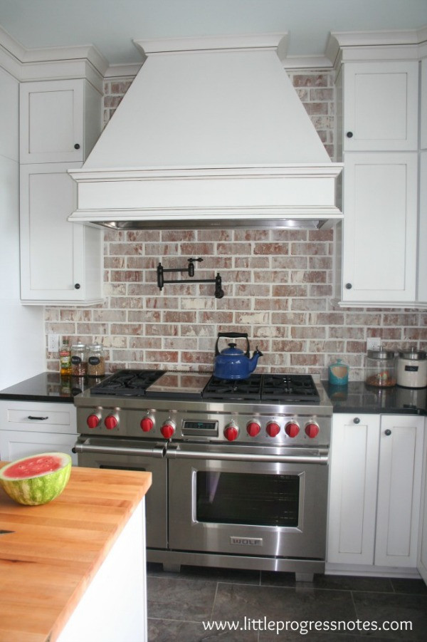 Kitchen Backsplash Brick
 Brick Backsplashes Rustic and Full of Charm