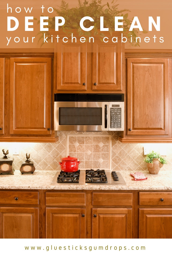 Kitchen Cabinet Cleaner
 How to Clean Kitchen Cabinets to Get Rid of Grime and Clutter
