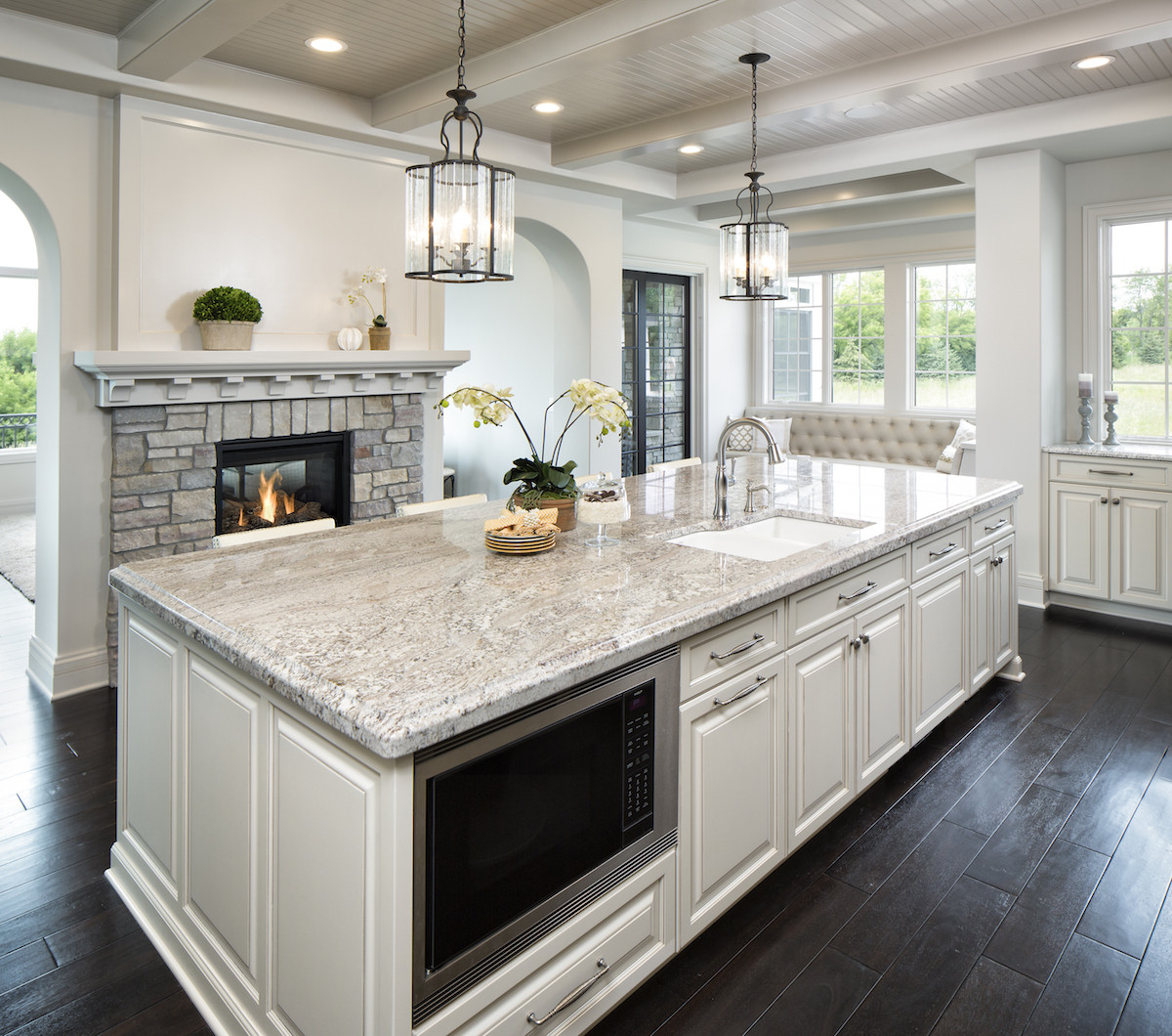 Kitchen Counter Stone
 Taupe White Granite Countertops in Kitchen