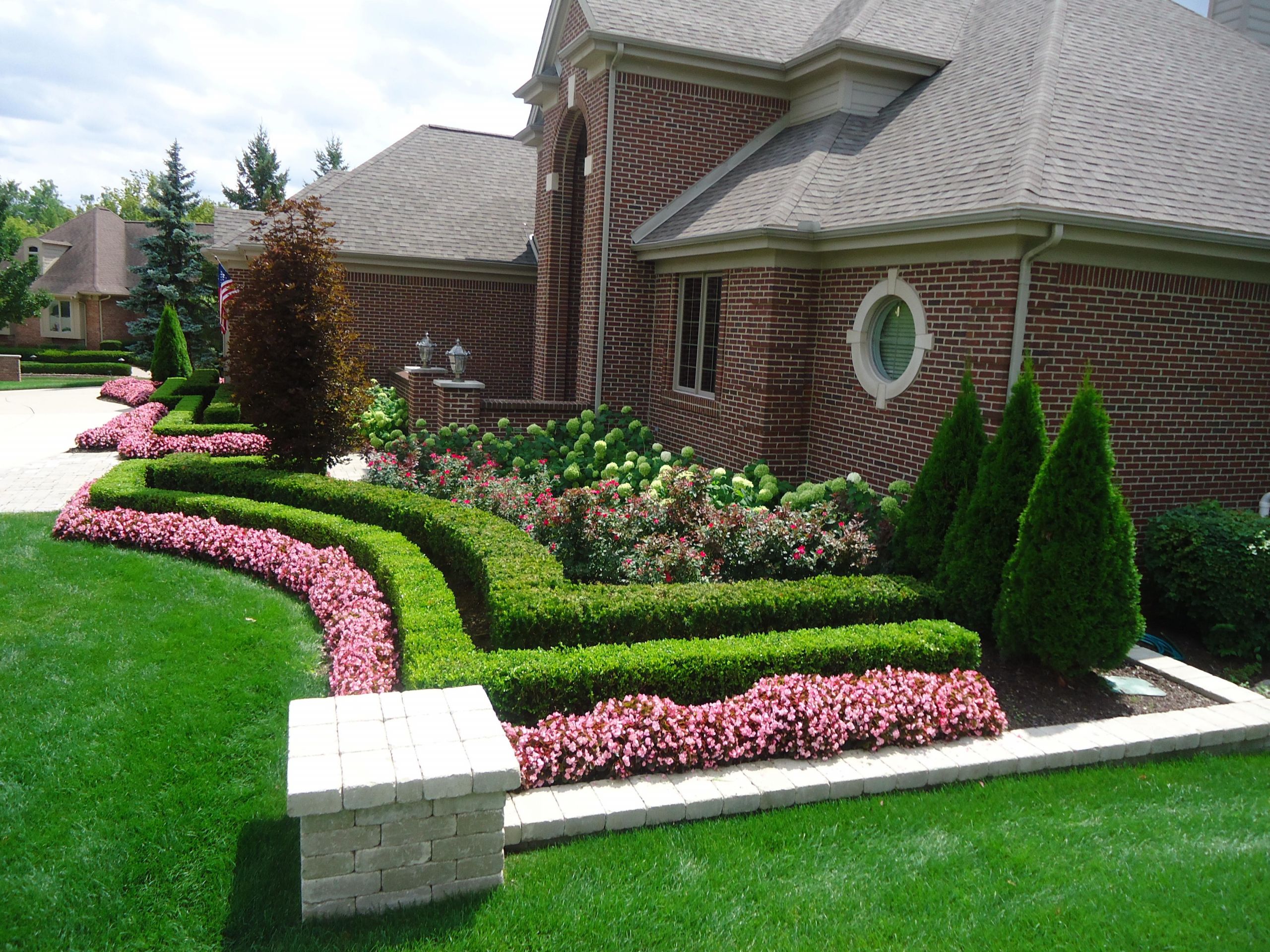 Landscape Design Front Yards
 25 Beautiful Landscaping Front Yard Garden Ideas Savvy