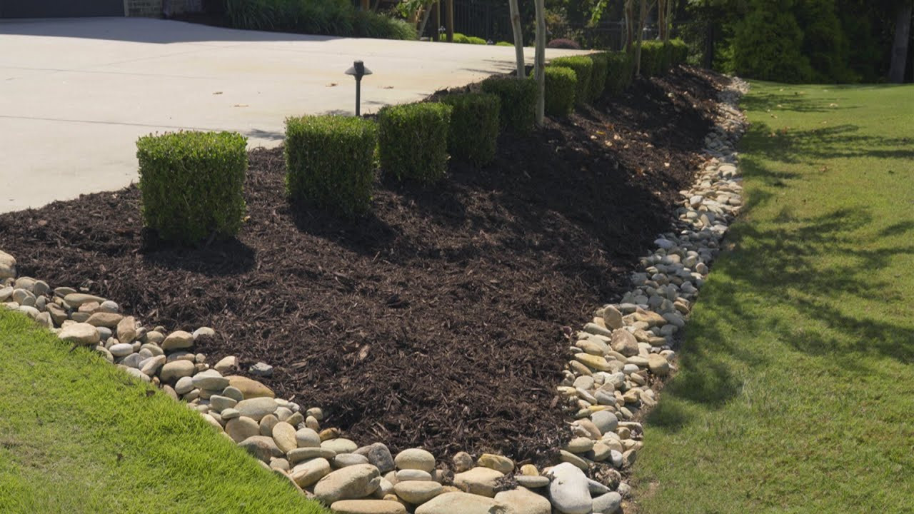 Landscape Edging Borders
 Gain An Edge Landscape and Garden Edging Ideas