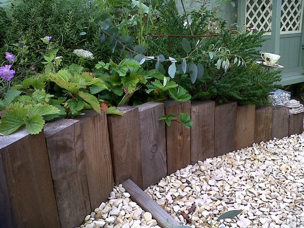 Landscape Timber Edging Ideas
 37 Creative Lawn and Garden Edging Ideas with
