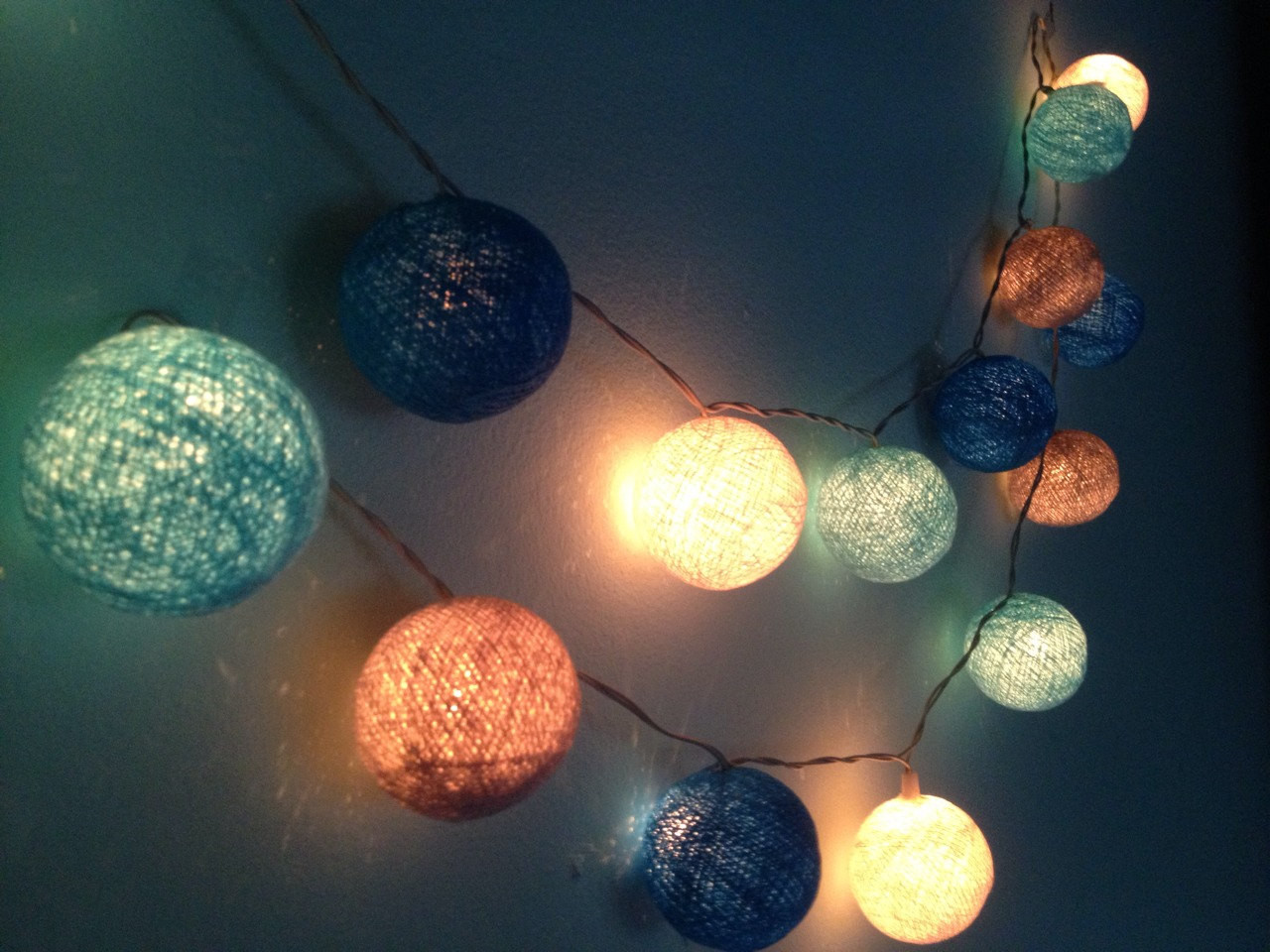 Lantern Lights For Bedroom
 String Light in the Bedroom – Playing Creativity with