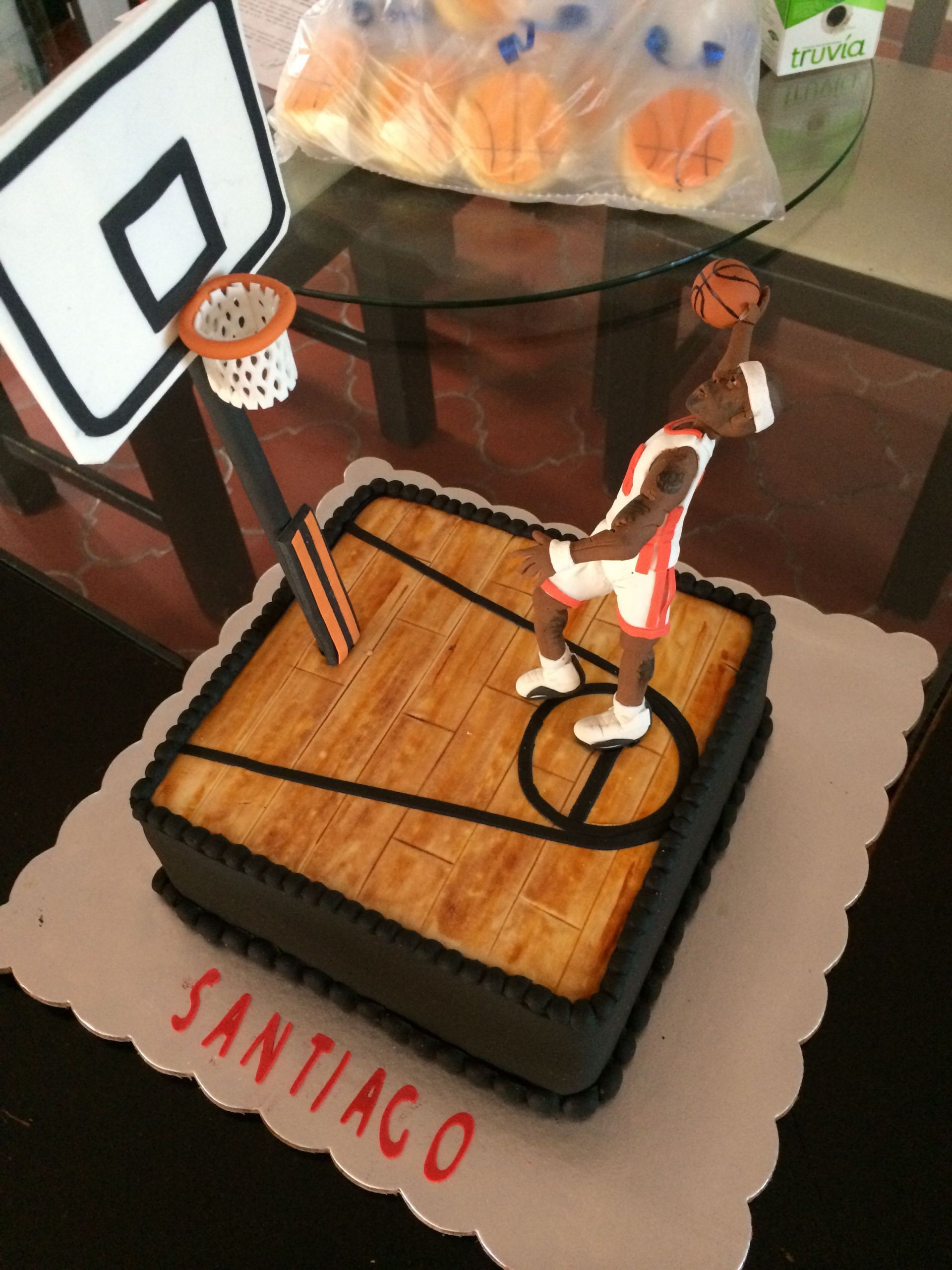 Lebron James Birthday Cake
 939cf25e6dfeb0d9012ae178e2189d27 JPEG Image 2448