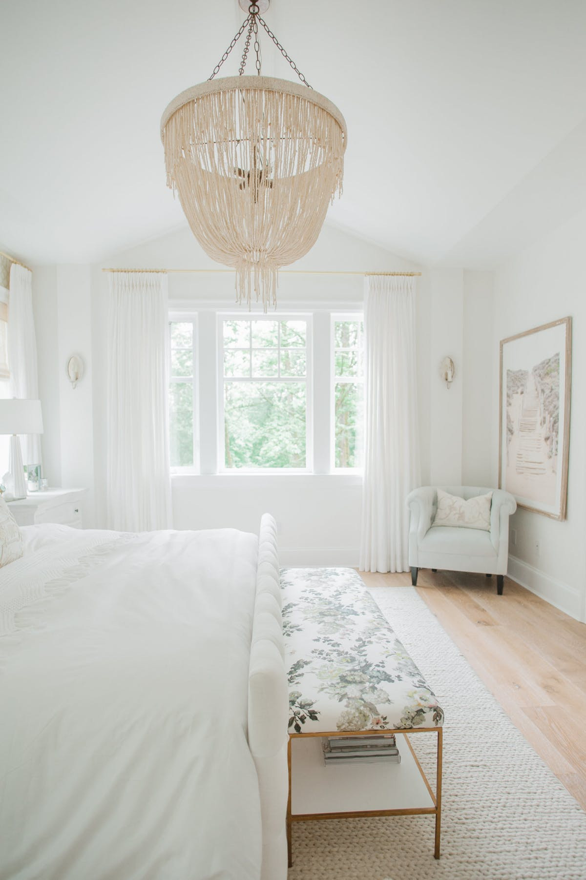 Light Paint Colors For Bedroom
 11 Beautiful and Relaxing Paint Colors for Master Bedrooms