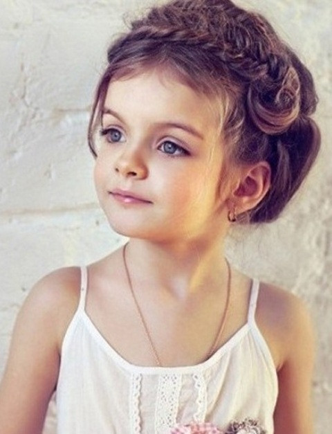 Little Girl Hairstyles With Headbands
 The knotted Headband Short Hairstyles for Little Girls