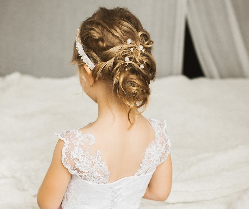 Little Girl Wedding Hairstyles
 25 Stunning Hairstyles for Little Girls to Rock at Weddings