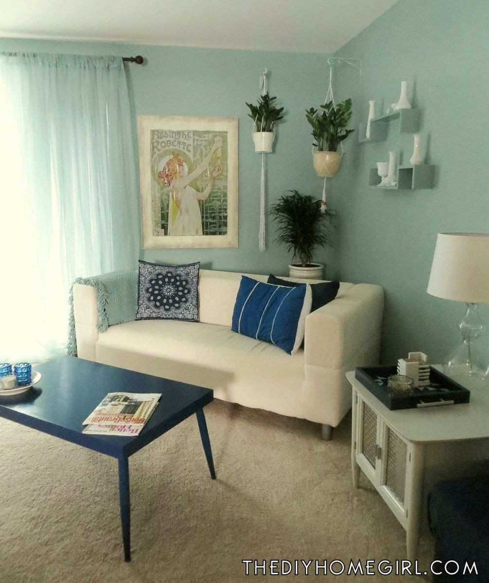 Living Room With Accent Wall
 How to Make Over a Room with an Accent Wall… Plus My