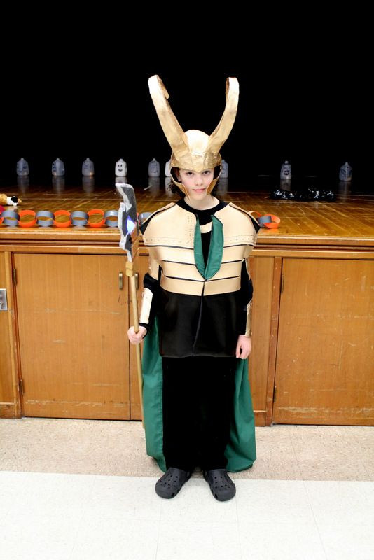 Loki Costume DIY
 DIY Loki Costume Halloweenies Pinterest