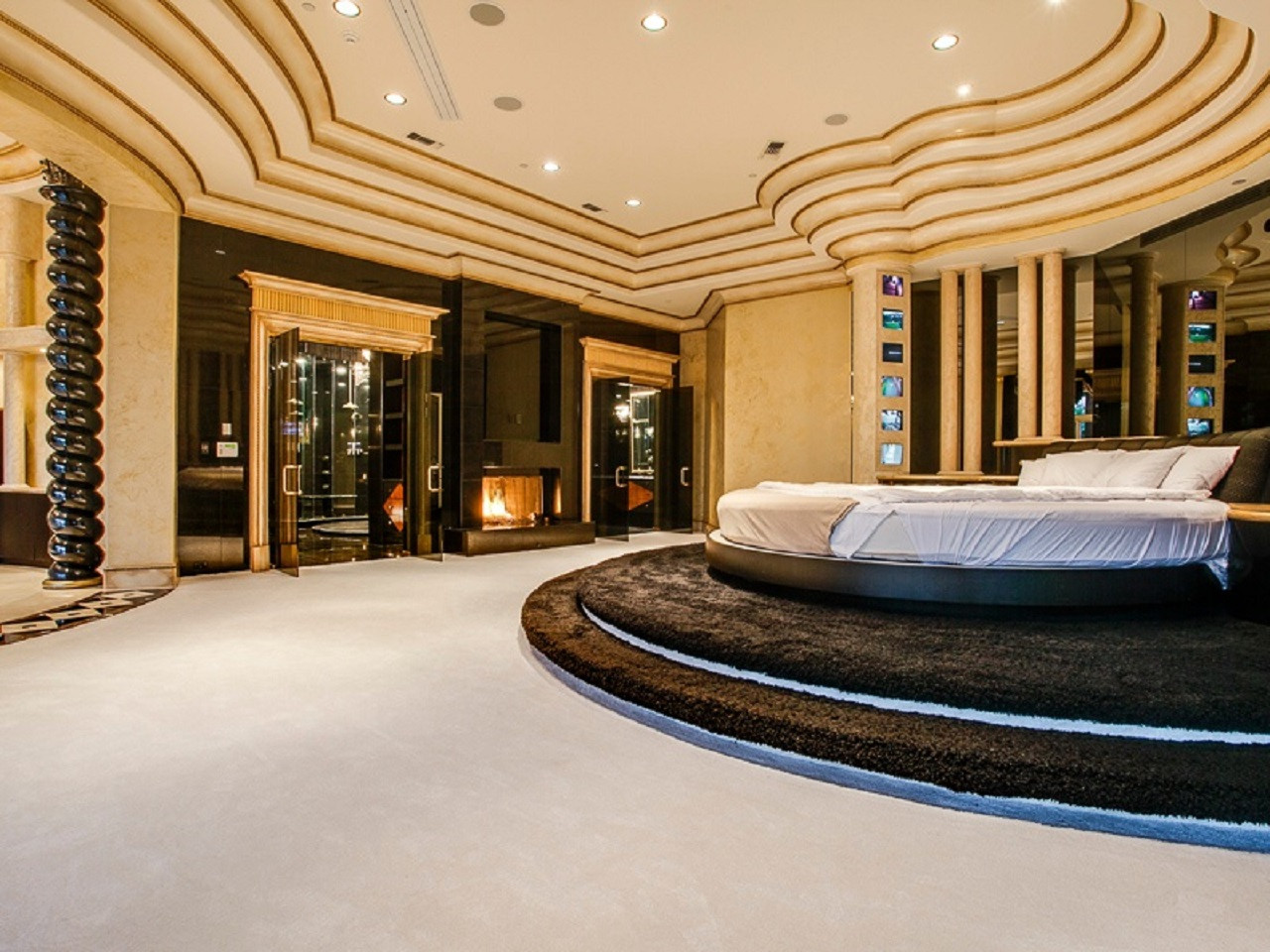 Luxury Master Bedroom Furniture
 15 Luxurious Master Bedrooms With Round Beds Interior