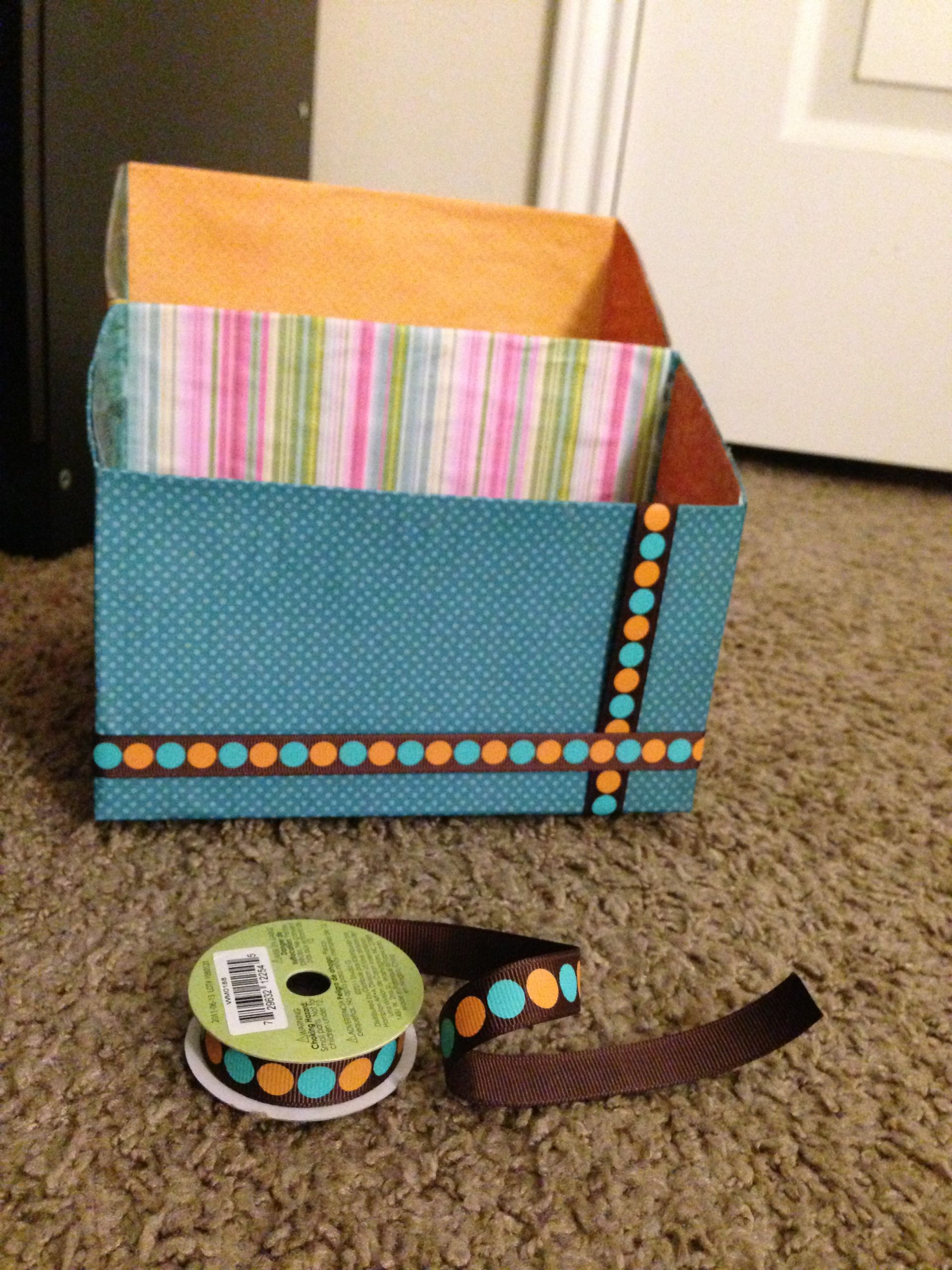 Mail Organizer DIY
 DIY mail organizer from cereal box