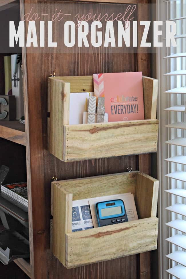 Mail Organizer DIY
 DIY Mail Organizer