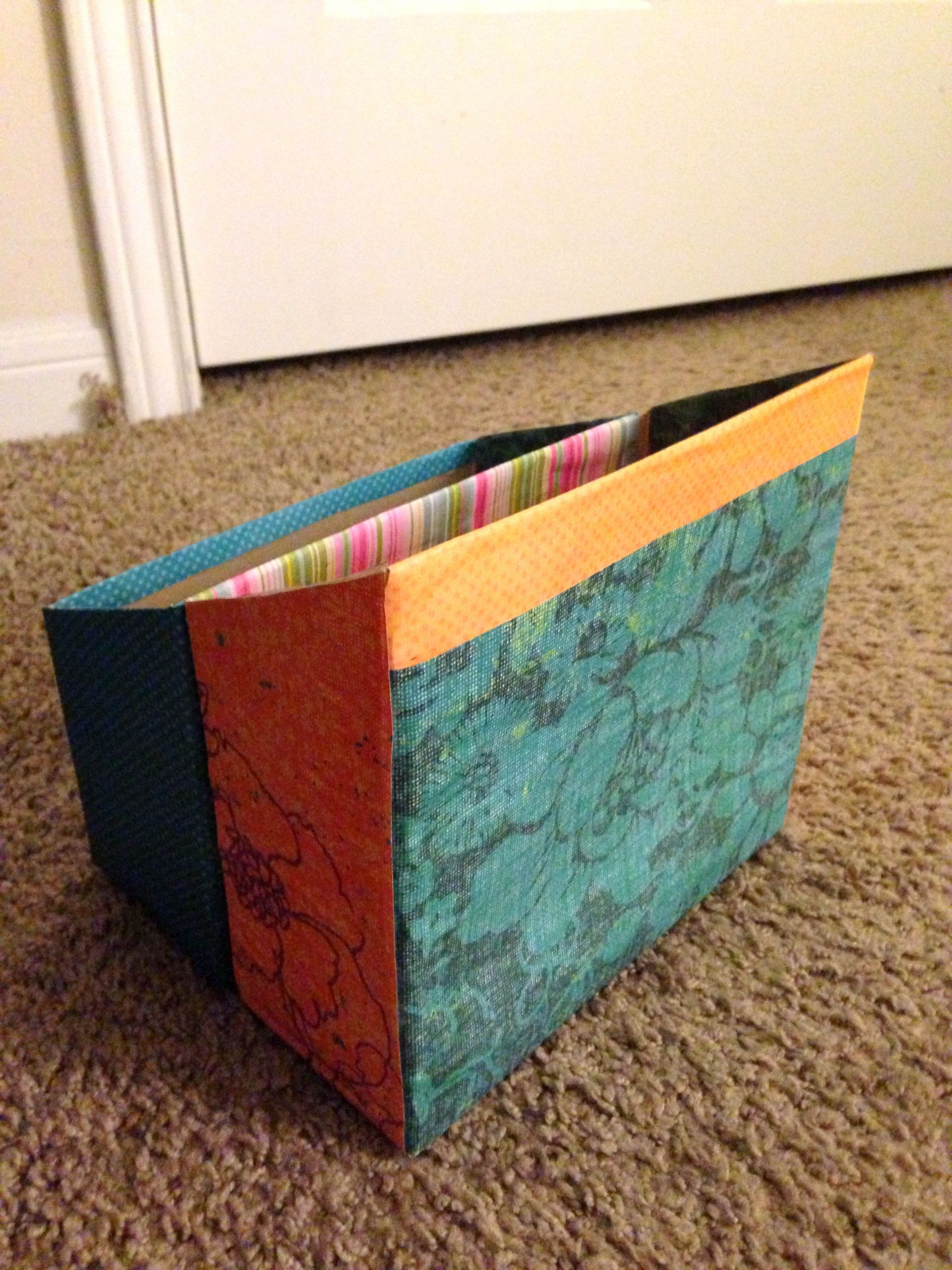 Mail Organizer DIY
 DIY mail organizer from cereal box