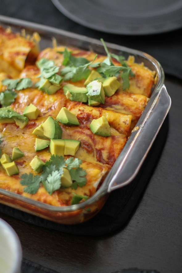 Make Enchiladas Ahead Of Time
 Make Ahead Chicken Enchiladas with Red Sauce The Frugal Girl