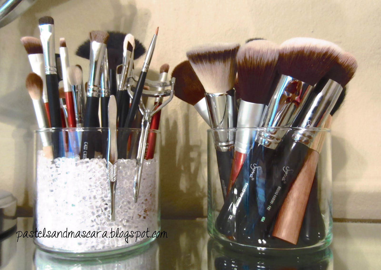 Makeup Brush Organizer DIY
 Mallory Blogs diy makeup brush holder