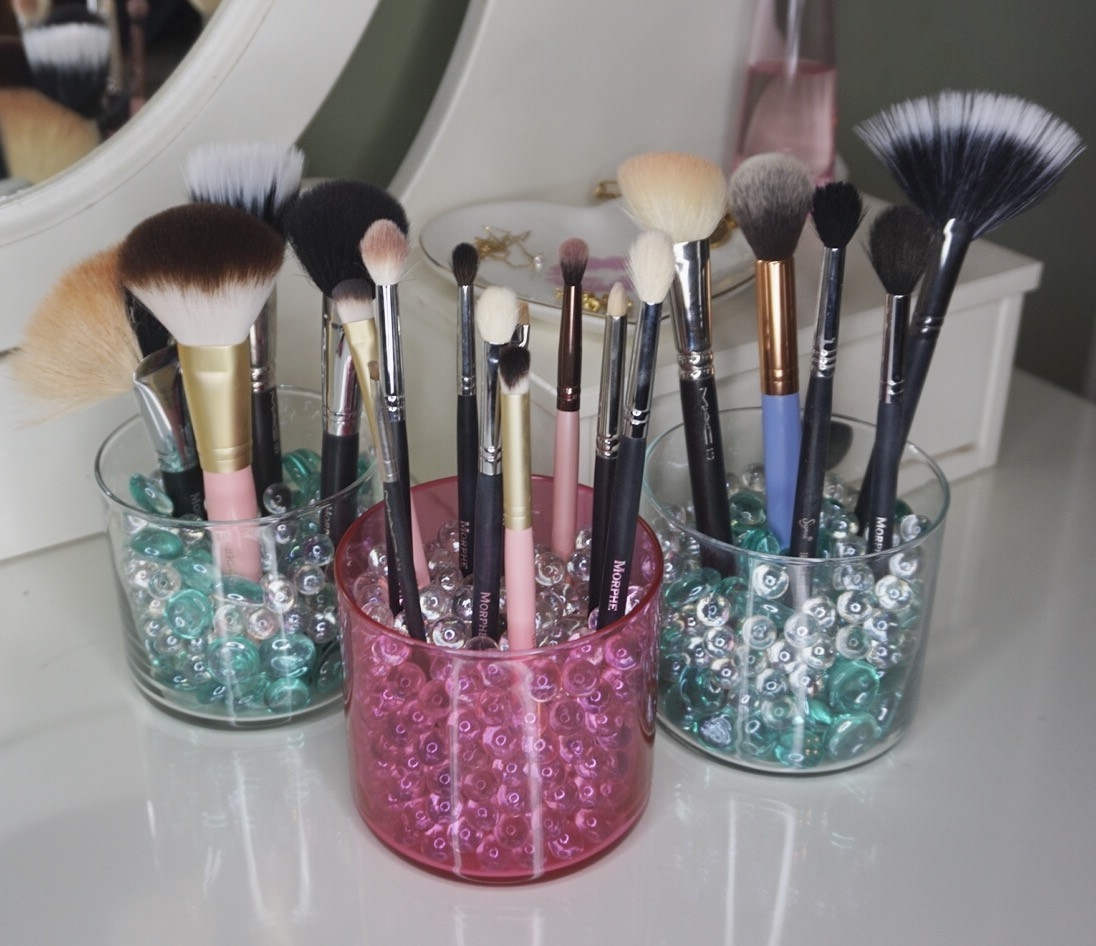 Makeup Brush Organizer DIY
 Easy DIY Makeup Brush Holders Using Old Candle Jars