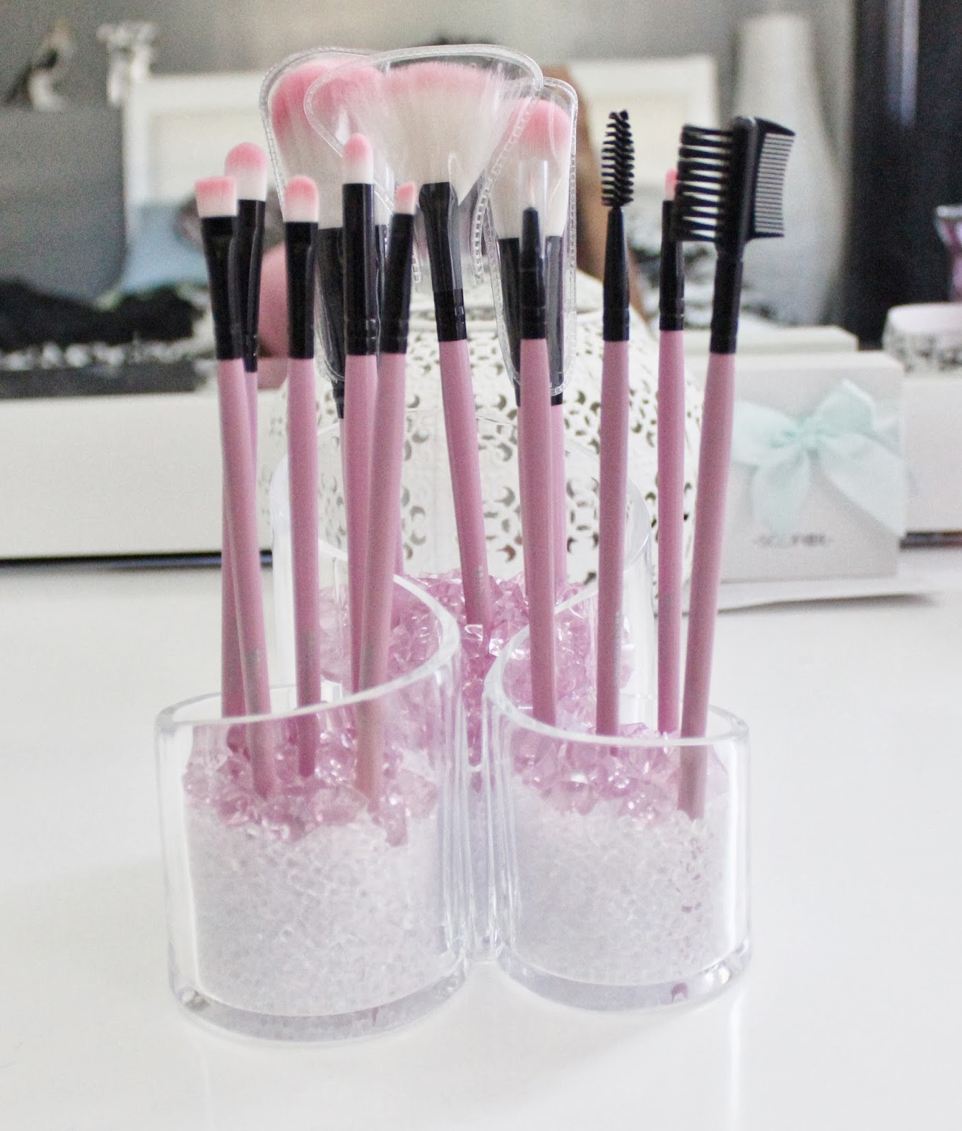 Makeup Brush Organizer DIY
 Journey to Waist Length DIY makeup brush holder