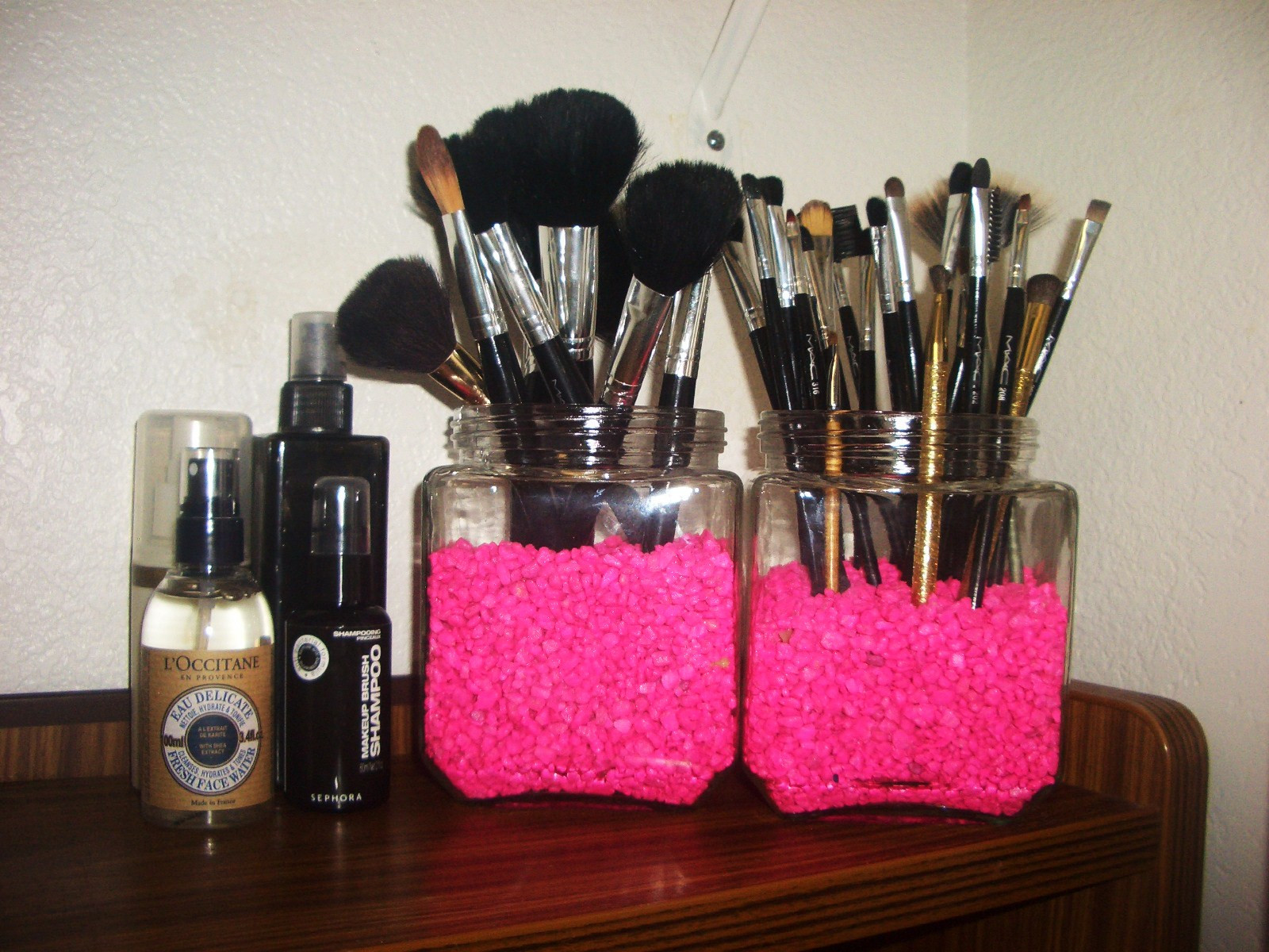 Makeup Brush Organizer DIY
 Fab and Frugal DIY Makeup Brush Holder thefabzilla