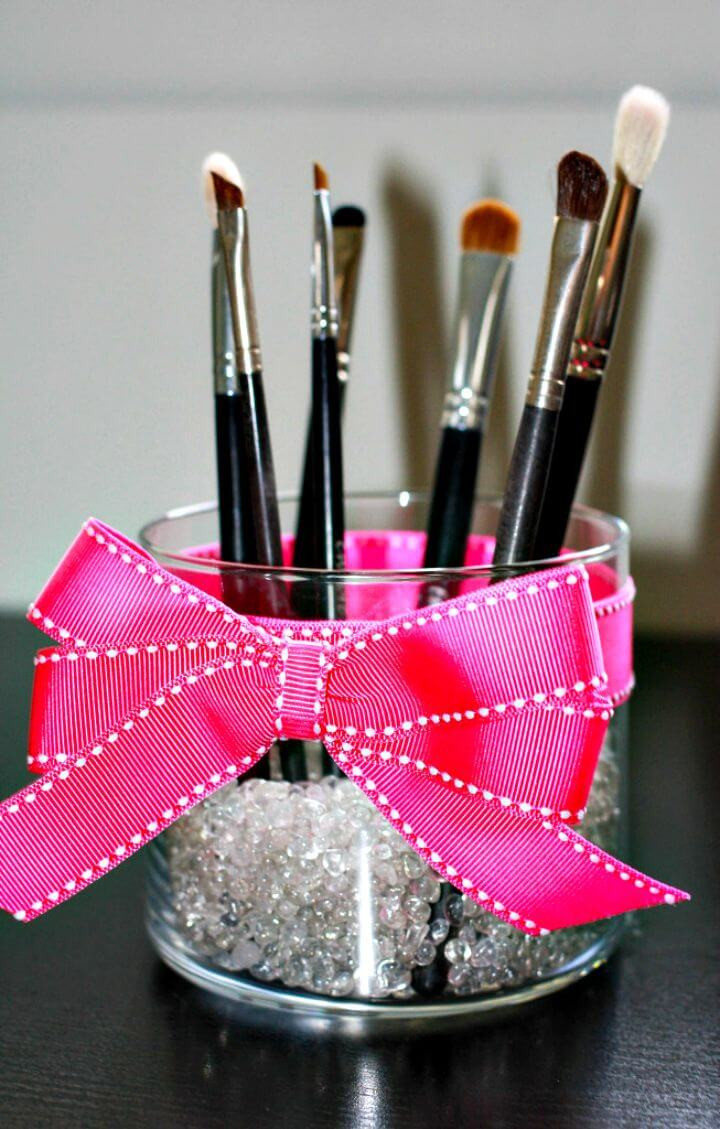 Makeup Brush Organizer DIY
 34 Best DIY Makeup Organizer Storage Ideas ⋆ DIY Crafts
